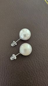 Salt water natural pearl stud earrings
