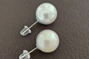 Salt water natural pearl stud earrings