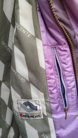 Vintage Descente 1980s ski jacket Official supplier of the Suisse ski team This is a rare and unique piece The quality and finish on the jacket is extremely high  It's in mint condition for its age Size medium