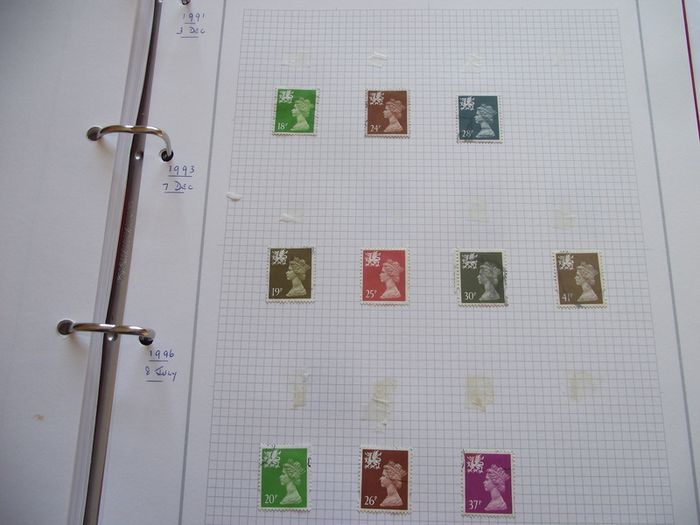 A valuable comprehensive collection of Elizabeth II stamps, hinged in the album (1952-2000)