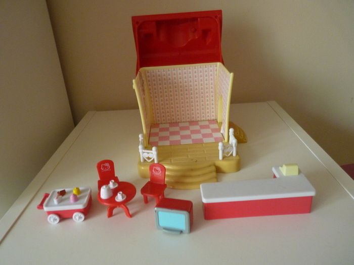 Cake shop hello kitty