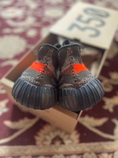Adidas Yeezy Boost 350 V2 Carbon Beluga