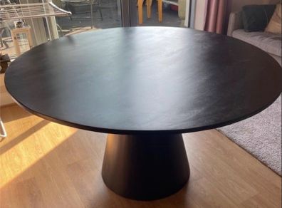 Black Rounded Table