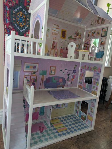 Large Doll house