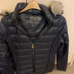 ladies puffa jacket Michael Kors