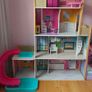 Large doll house with slide Image 2
