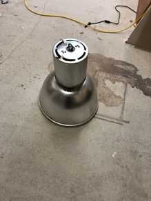 Hi-bay light complete with hi powered led lamp