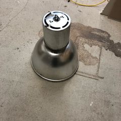 Hi-bay light complete with hi powered led lamp