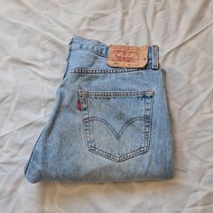 Vintage levis 501 Size 34/30 button fly light blue in good condition