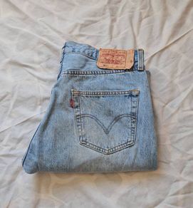 Vintage levis 501 Size 34/30 button fly light blue in good condition