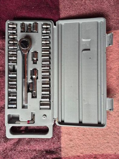 Socket wrench set