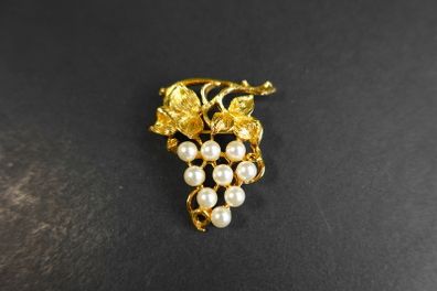 Vintage Napier Grape and Vines Brooch