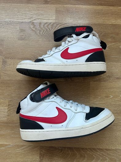 Nike Runners Boots Size 4