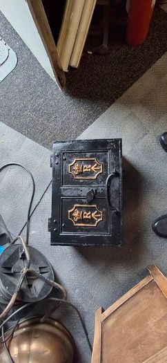 Victorian travelling paymaster safe