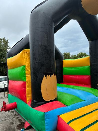 Bouncy castle 15ft