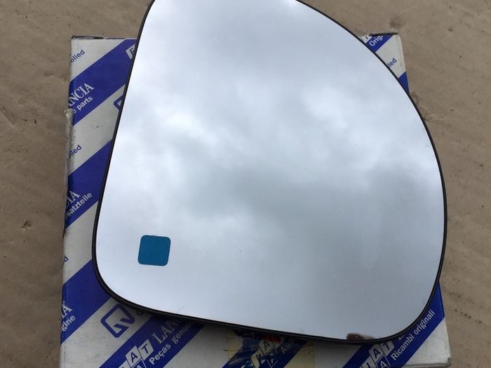 RH Mirror Glass (Fiat Multipla)