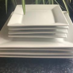 8  Piece Porcelain Dinner Set