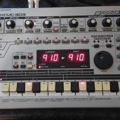 Roland Mc-303 Groovebox
