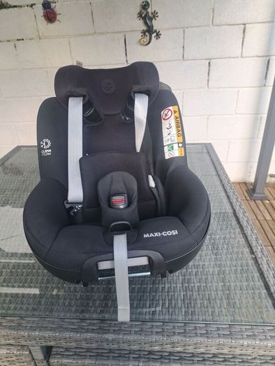 Maxi cosi pebble and pearl car seats