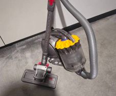 Dyson big ball bagless vaccum