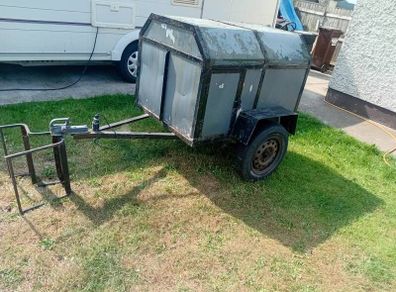 dog trailer
