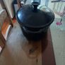 Large family size earthenware casserole dish Image 2