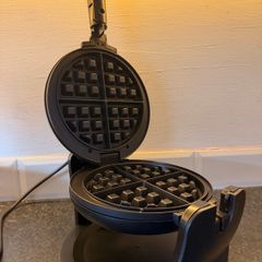 Bella Waffle Maker Never Used  Selling our Bella waffle maker