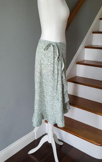 Green floral wrap skirt, Size XXL / UK18