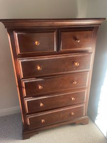 Chest of drawers
