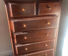 Chest of drawers