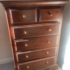 Chest of drawers