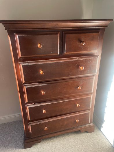 Chest of drawers