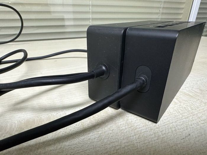 Surface Dock - Microsoft 1661 - for Pro 7, 6, 5, 4, 3, X, Go, Book, Laptop Docking Station