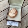 New 9ct Solid Gold Large Hand Cut Lovely Cameo Brooch Image 3