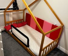 Kids bed + mattress
