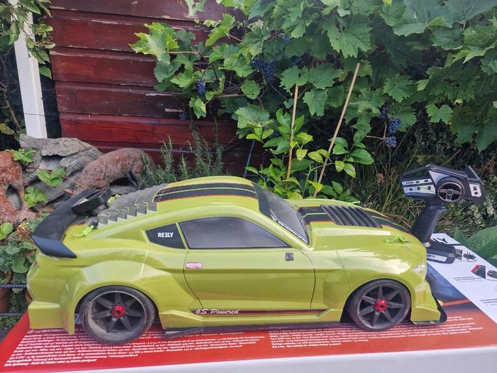large radio controlled 6s Ford mustang