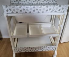 Baby changing table & bath