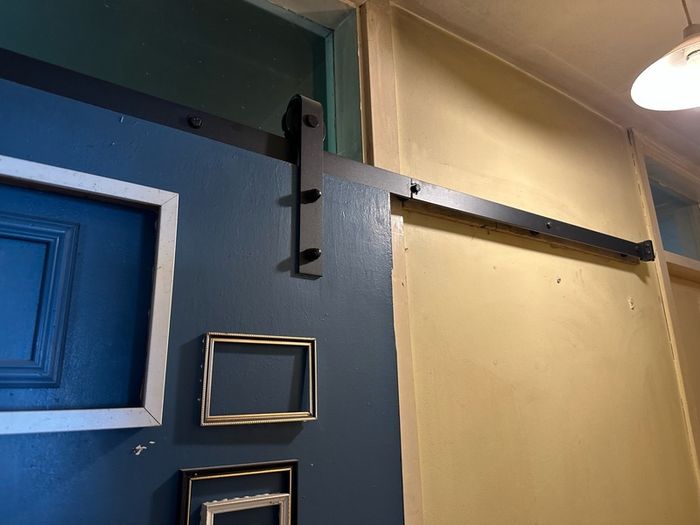 Barn door sliding hinges