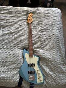 Fender Player Plus Meteora Bass Opal Spark