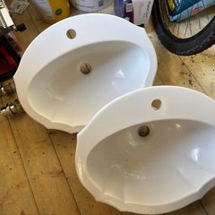 2 Vintage sinks white - washing basins
