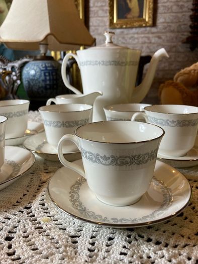 Minton "Silver Scroll " tea set
