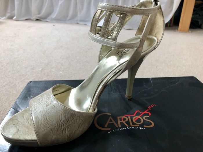 Carlos Santana gold sandals size 38