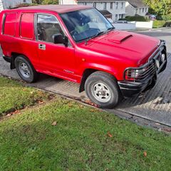 Isuzu trooper