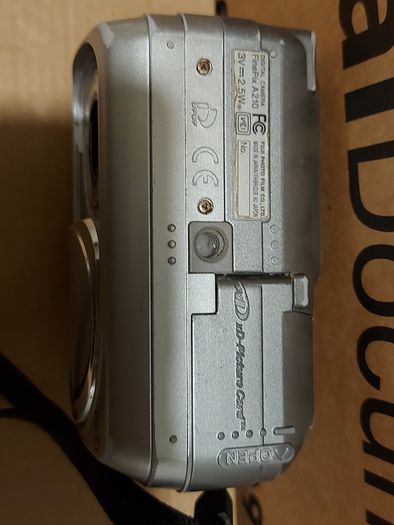 FujiFilm Finepix A210 Digital Camera 3.2MP 2AA Batteries SD Card