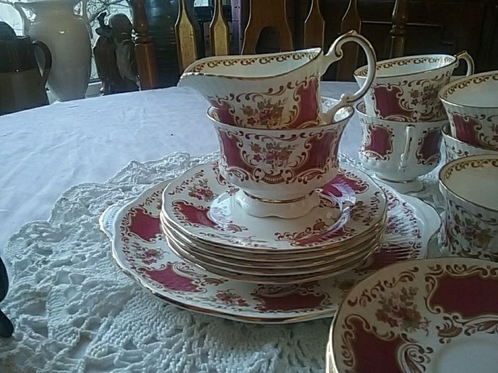 Twenty One Piece Elizabethan China Teaset