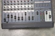 PeaveyPowered mixer