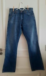 Wrangler cotton denim jeans 30 waist and 32 leg unisex in very good condition with no issues see last two photos for exact measurements FREE STANDARD POSTAGE INCLUDED