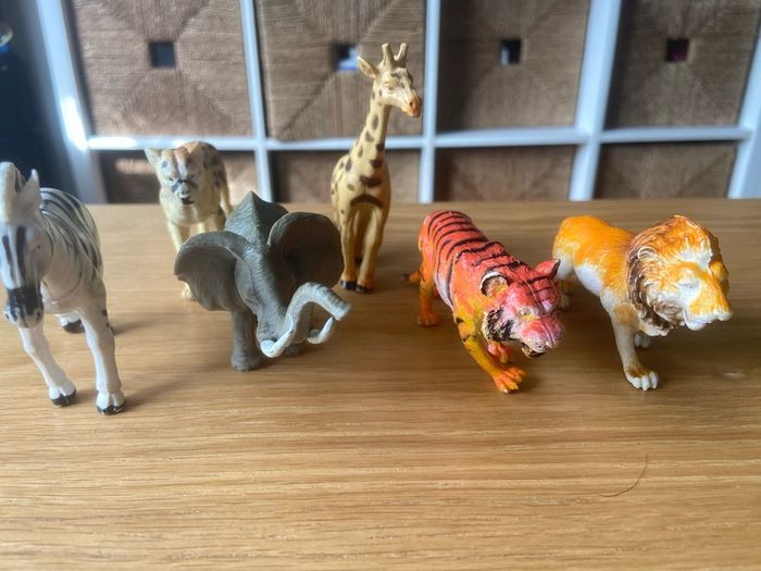 6 safari animal figurines