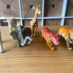 6 safari animal figurines