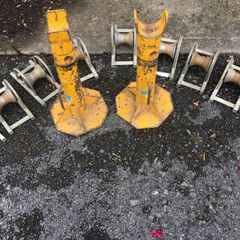 Cable Jacks And Rollers